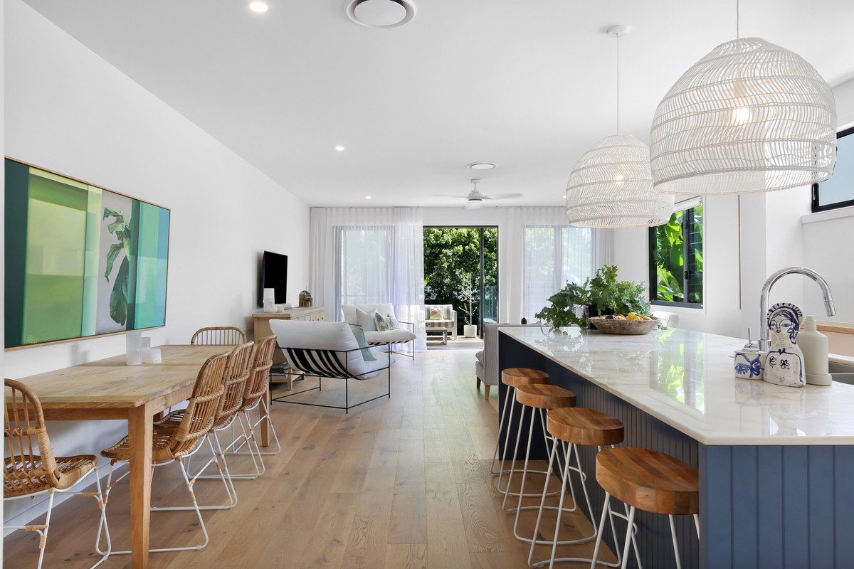 2/9 Albion Avenue Miami 6