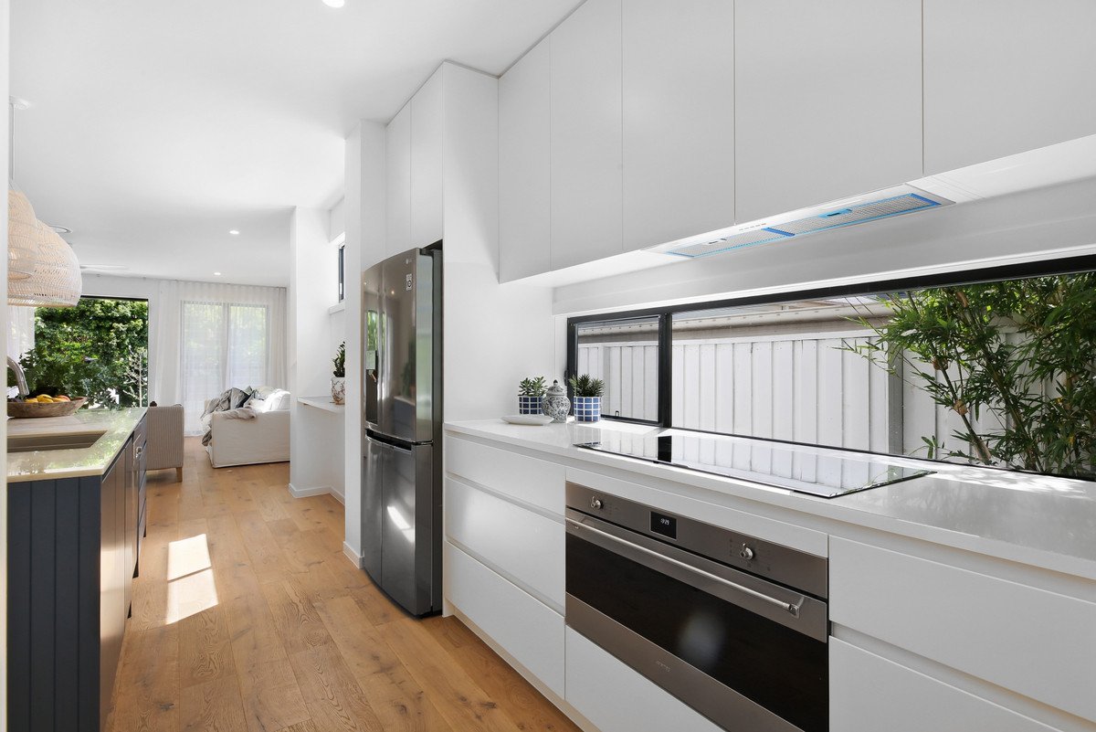 2/9 Albion Avenue Miami 8