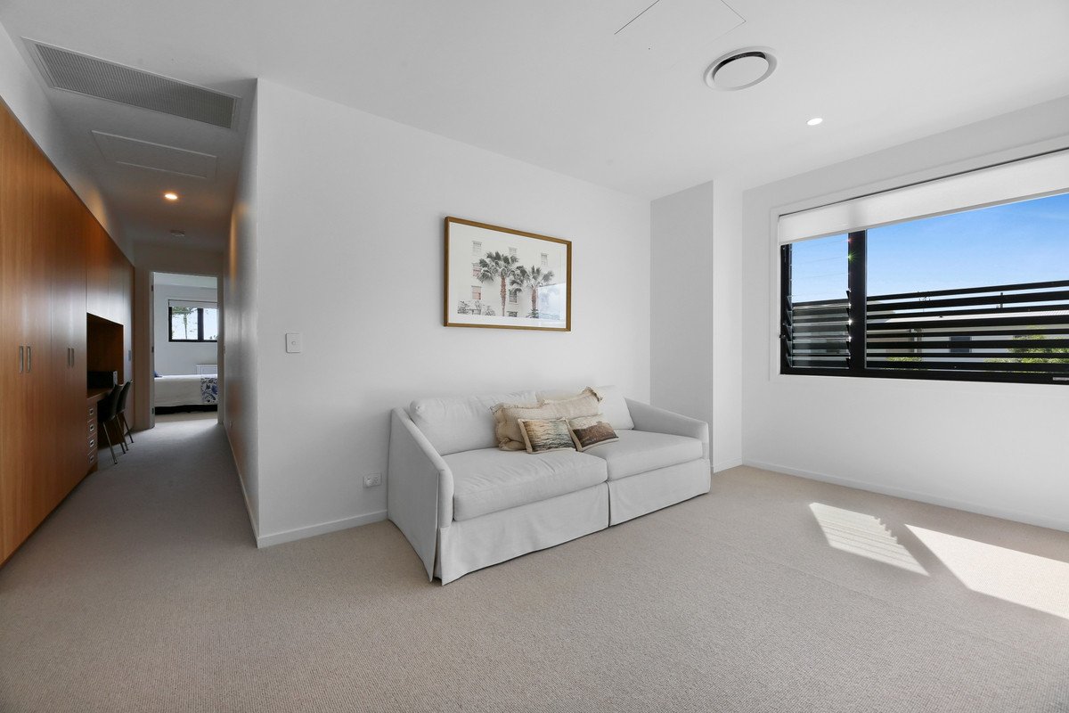 2/9 Albion Avenue Miami 16