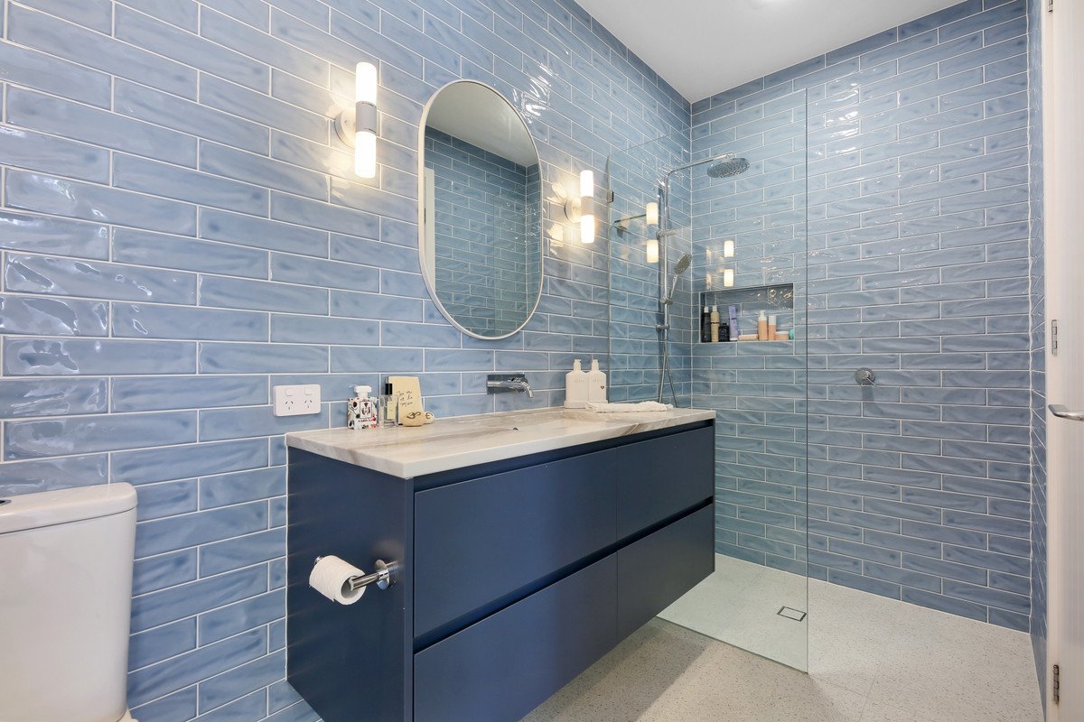 2/9 Albion Avenue Miami 24