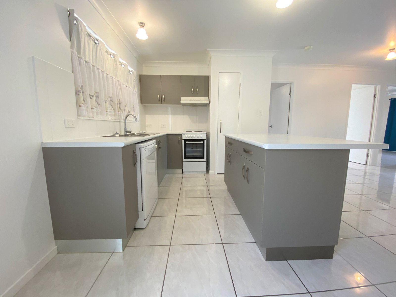 2/9 Amarula Drive CANNONVALE 7