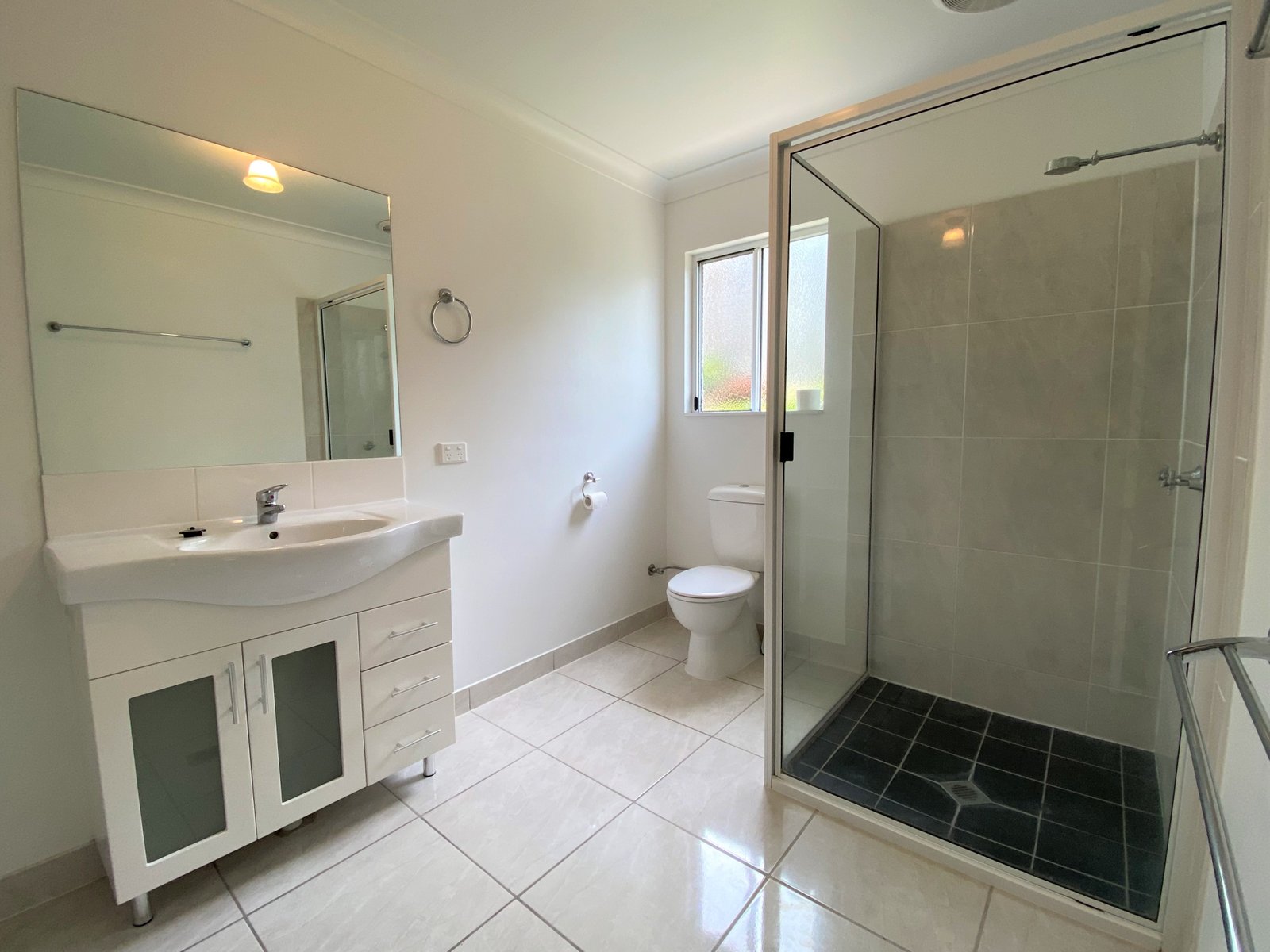 2/9 Amarula Drive CANNONVALE 9