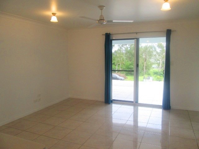2/9 Amarula Drive CANNONVALE 4