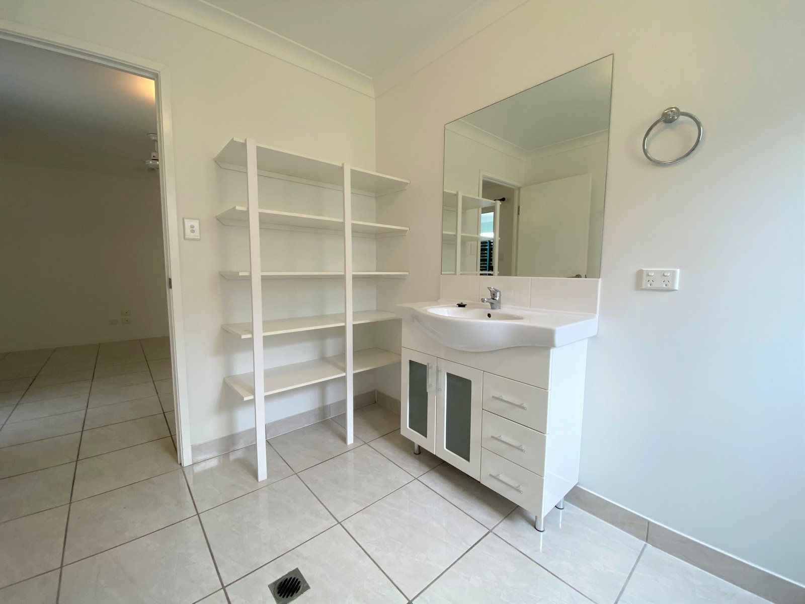 2/9 Amarula Drive CANNONVALE 10