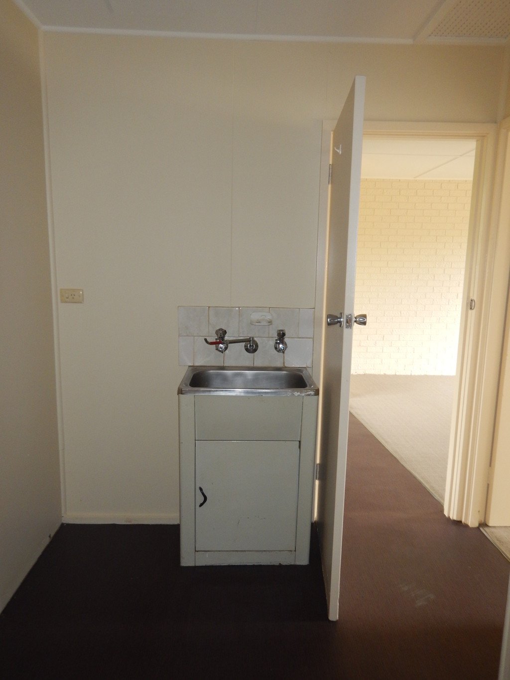 2/9 Aminya Avenue DELACOMBE 8
