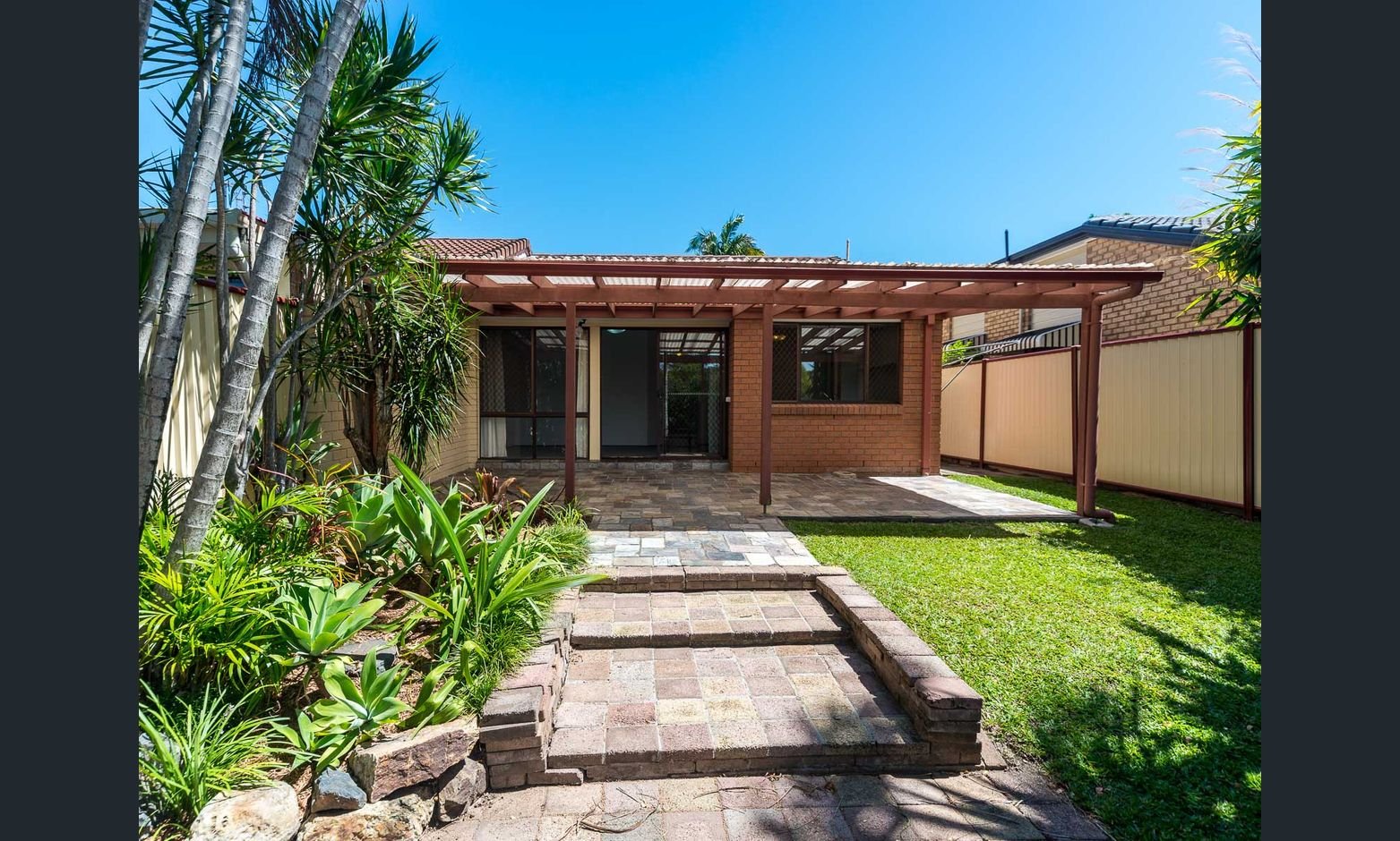 2/9 Ash Court ARUNDEL 11