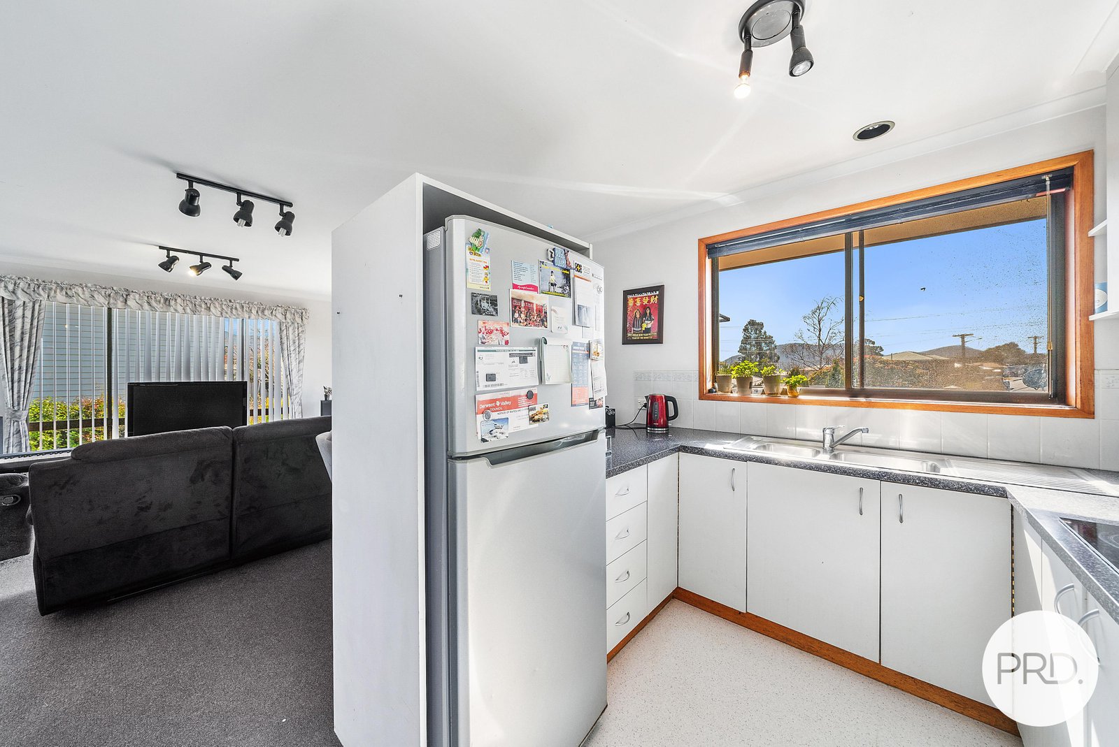 29 Ashbourne Grove WEST MOONAH 8