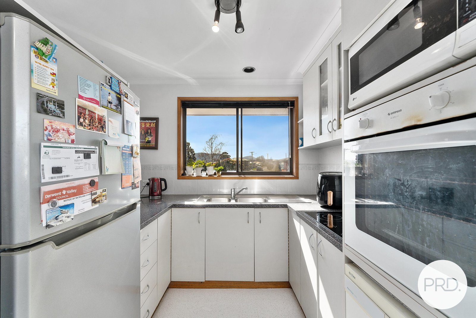 29 Ashbourne Grove WEST MOONAH 9