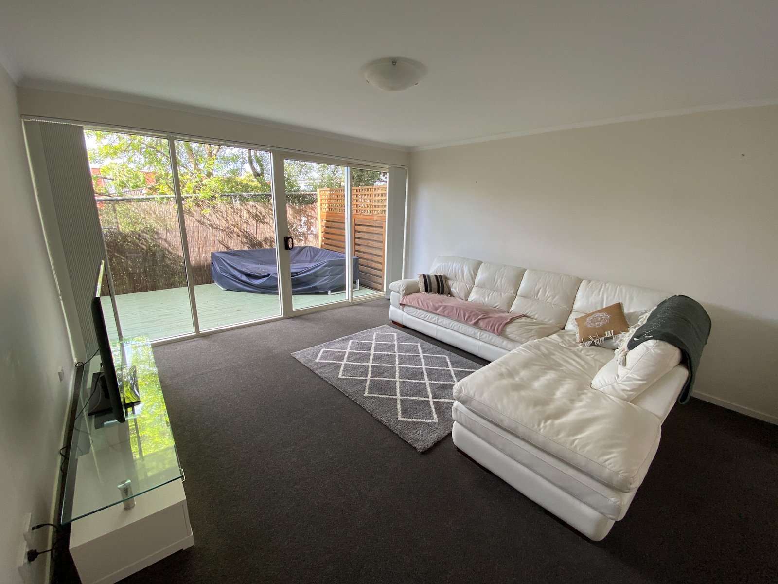 2/9 Augusta Road NEW TOWN 2