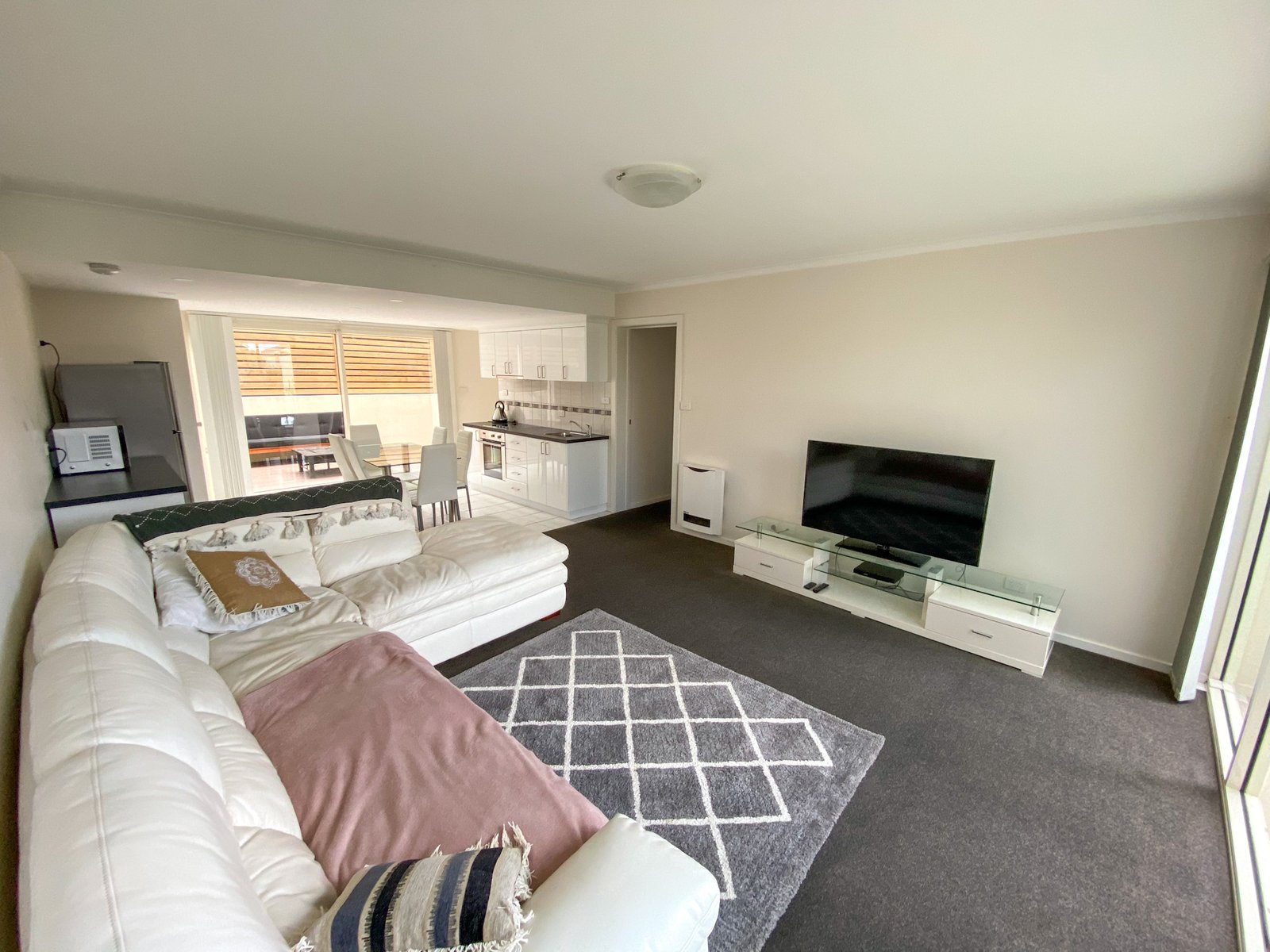 2/9 Augusta Road NEW TOWN 5