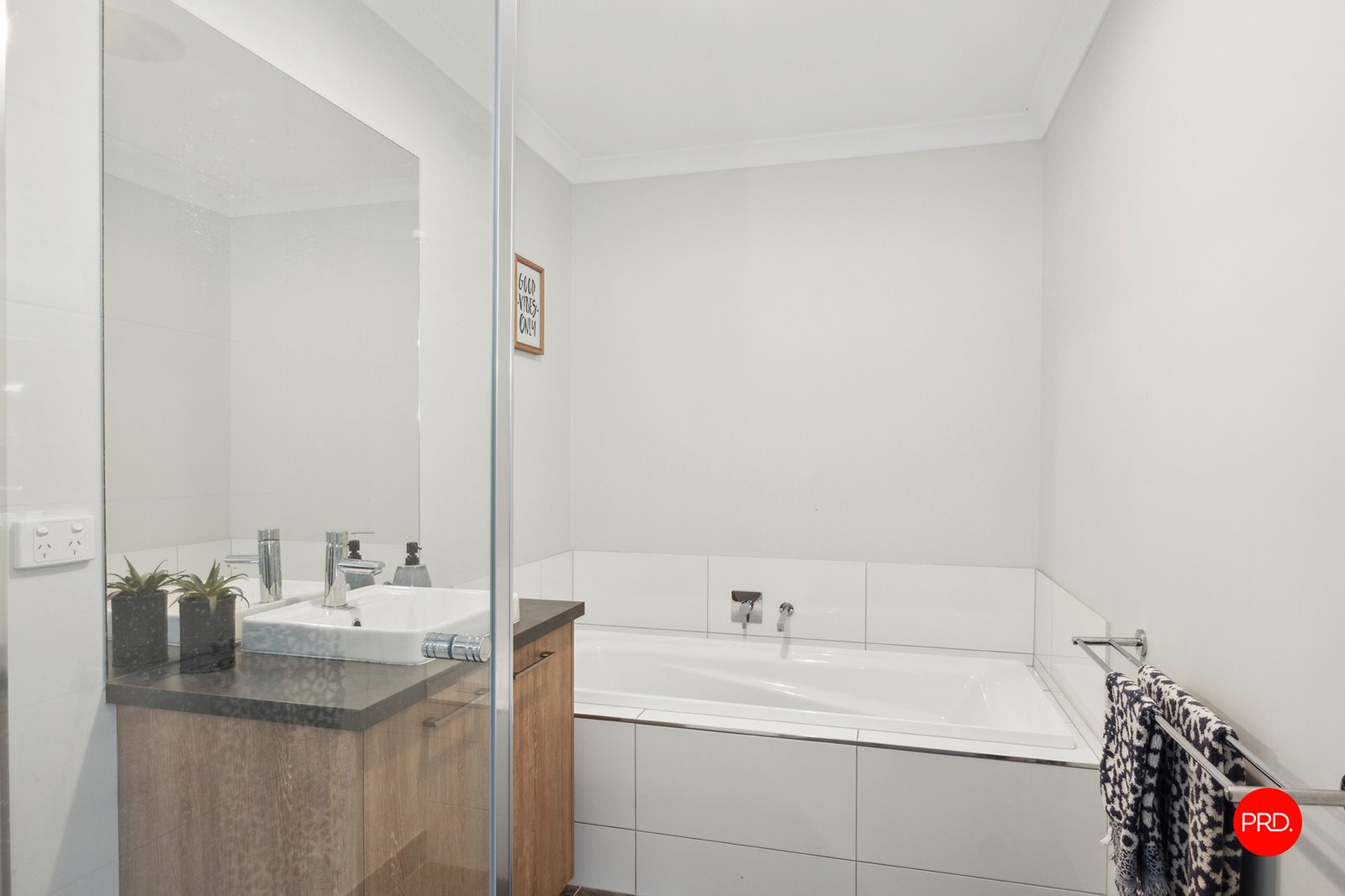 29 Bakers Lane STRATHFIELDSAYE 17