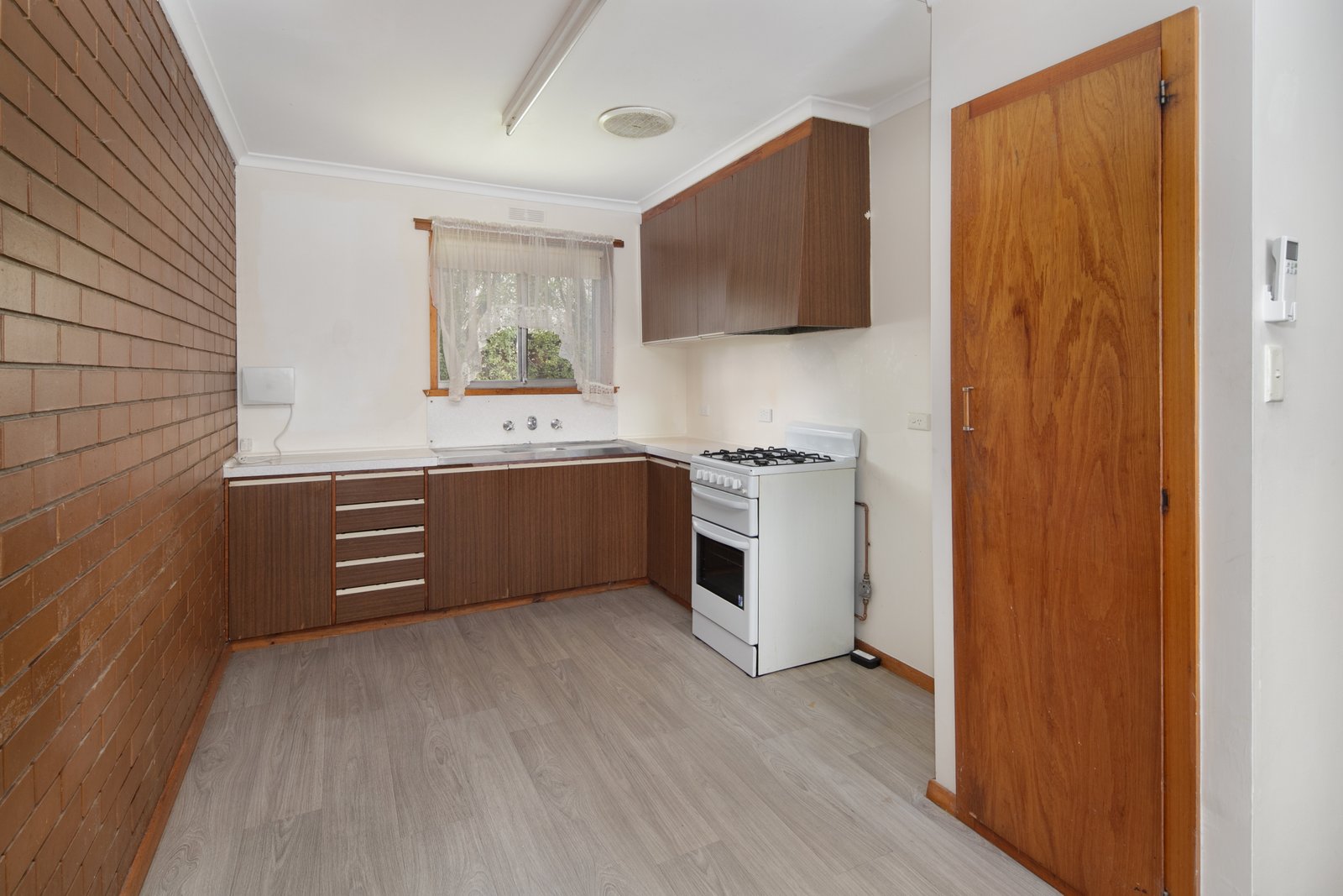 2/9 Bala Street SEBASTOPOL 4