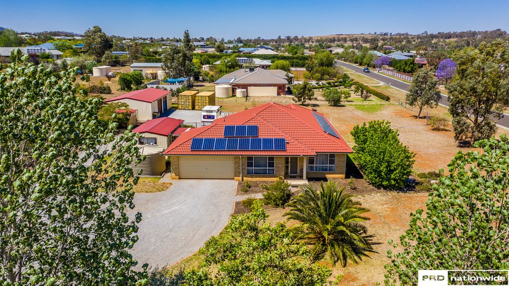 29 Barrington Drive TAMWORTH 1