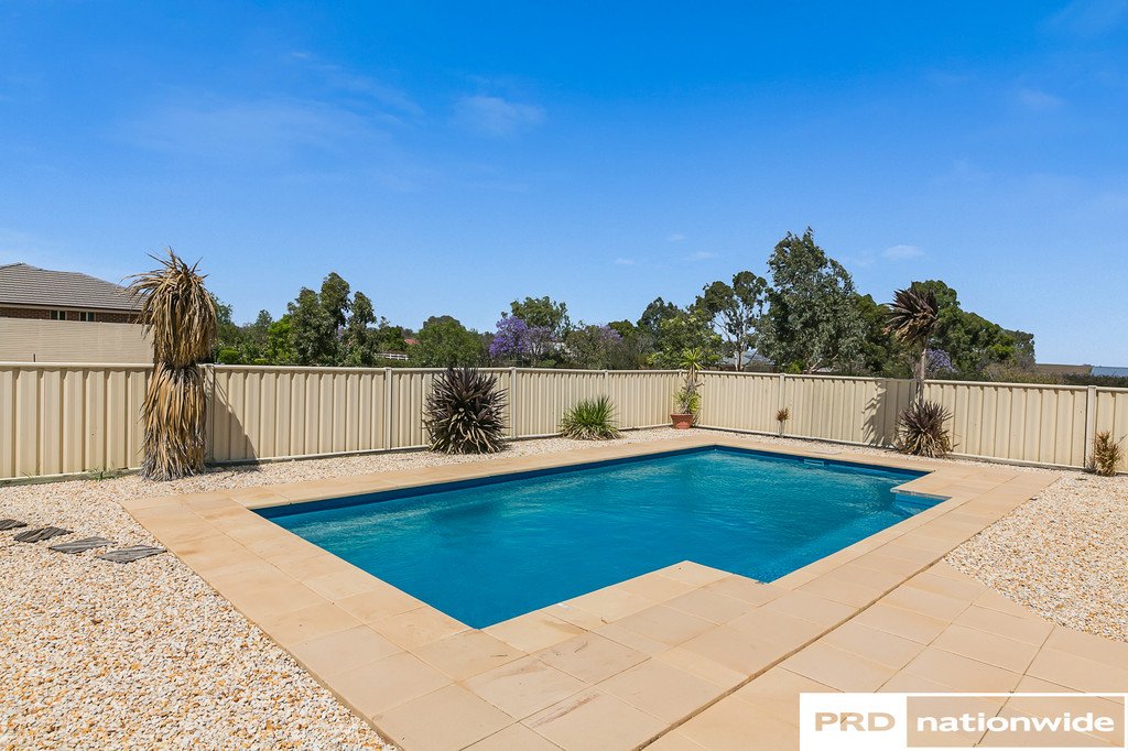 29 Barrington Drive TAMWORTH 3