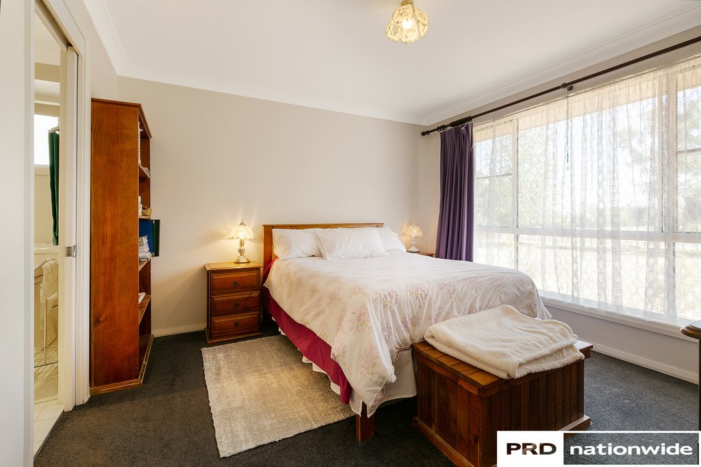 29 Barrington Drive TAMWORTH 9