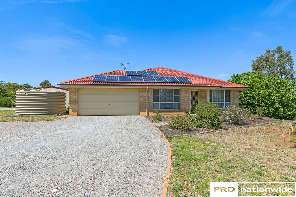 29 Barrington Drive TAMWORTH 24