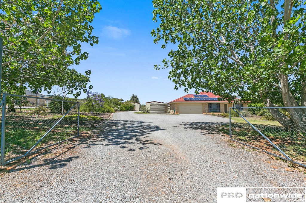 29 Barrington Drive TAMWORTH 25