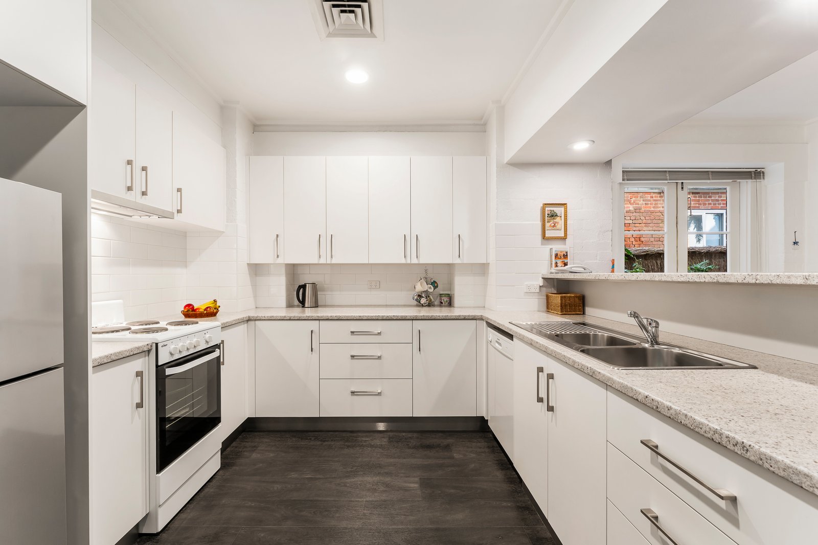 Gallery: 2/9 Beach Street