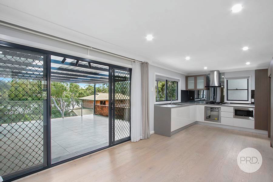 29 Belmore Rd  PEAKHURST 5