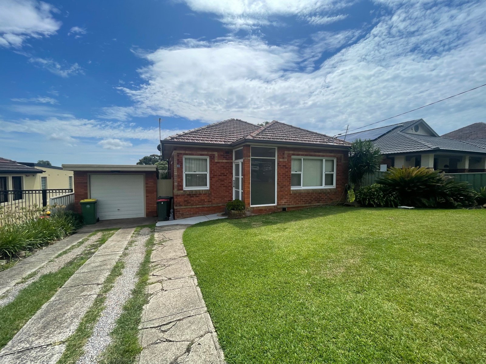29 Bimbadeen Avenue MIRANDA 1