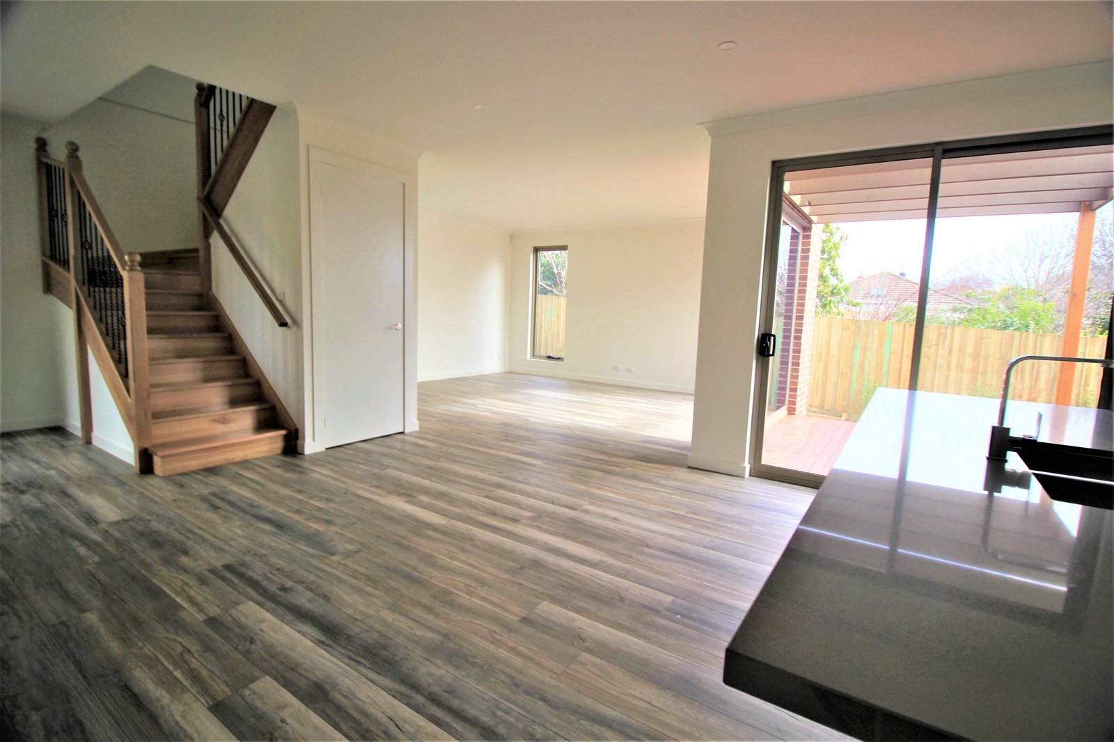 Gallery: 2/9 Calista Avenue
