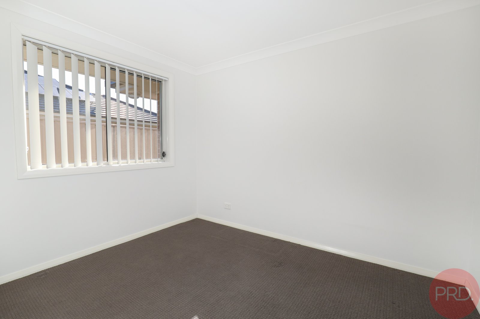 29 Carnarvon Circuit EAST MAITLAND 11