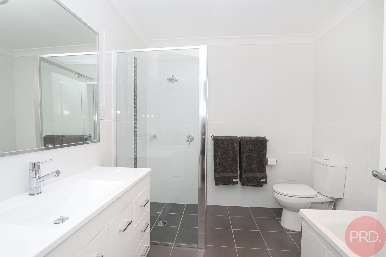 29 Carnarvon Circuit EAST MAITLAND 13