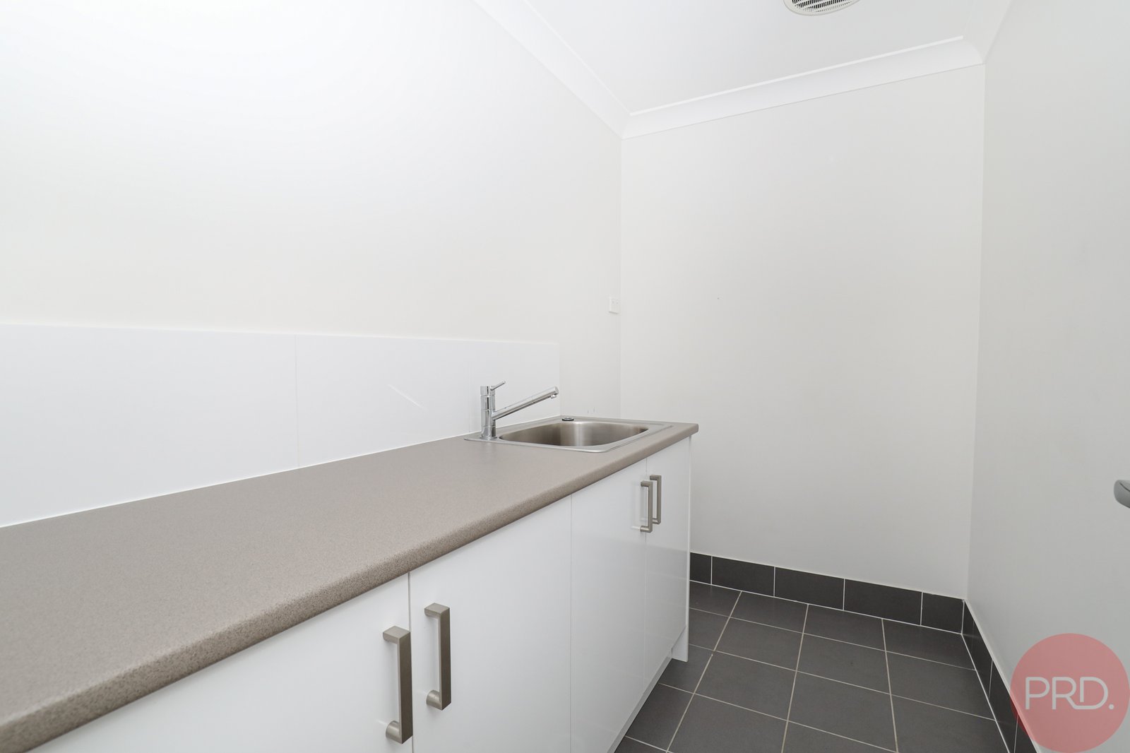 29 Carnarvon Circuit EAST MAITLAND 14