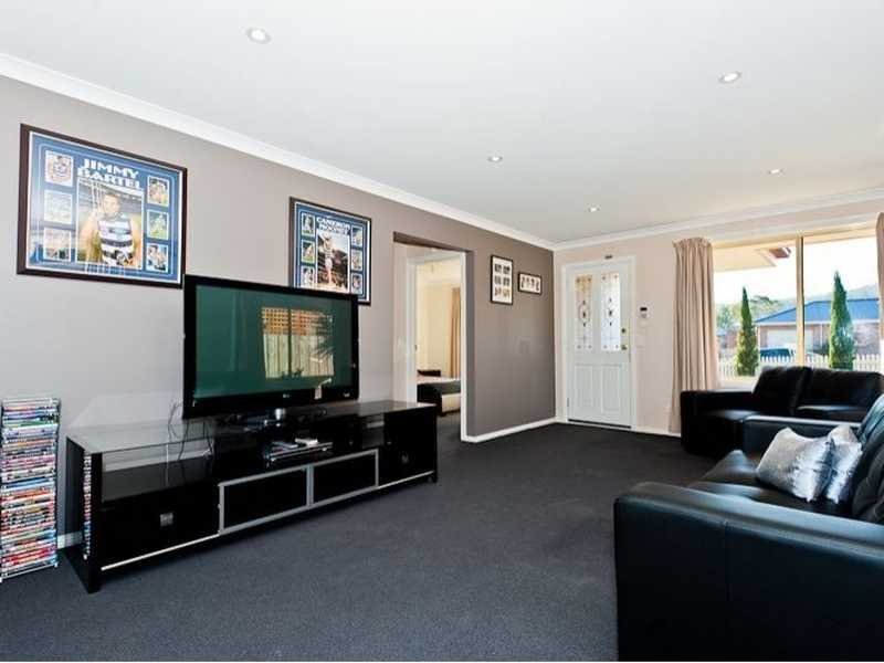 29 Cavenor Drive OAKDOWNS 4