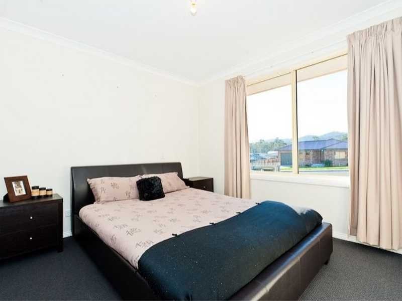 29 Cavenor Drive OAKDOWNS 5