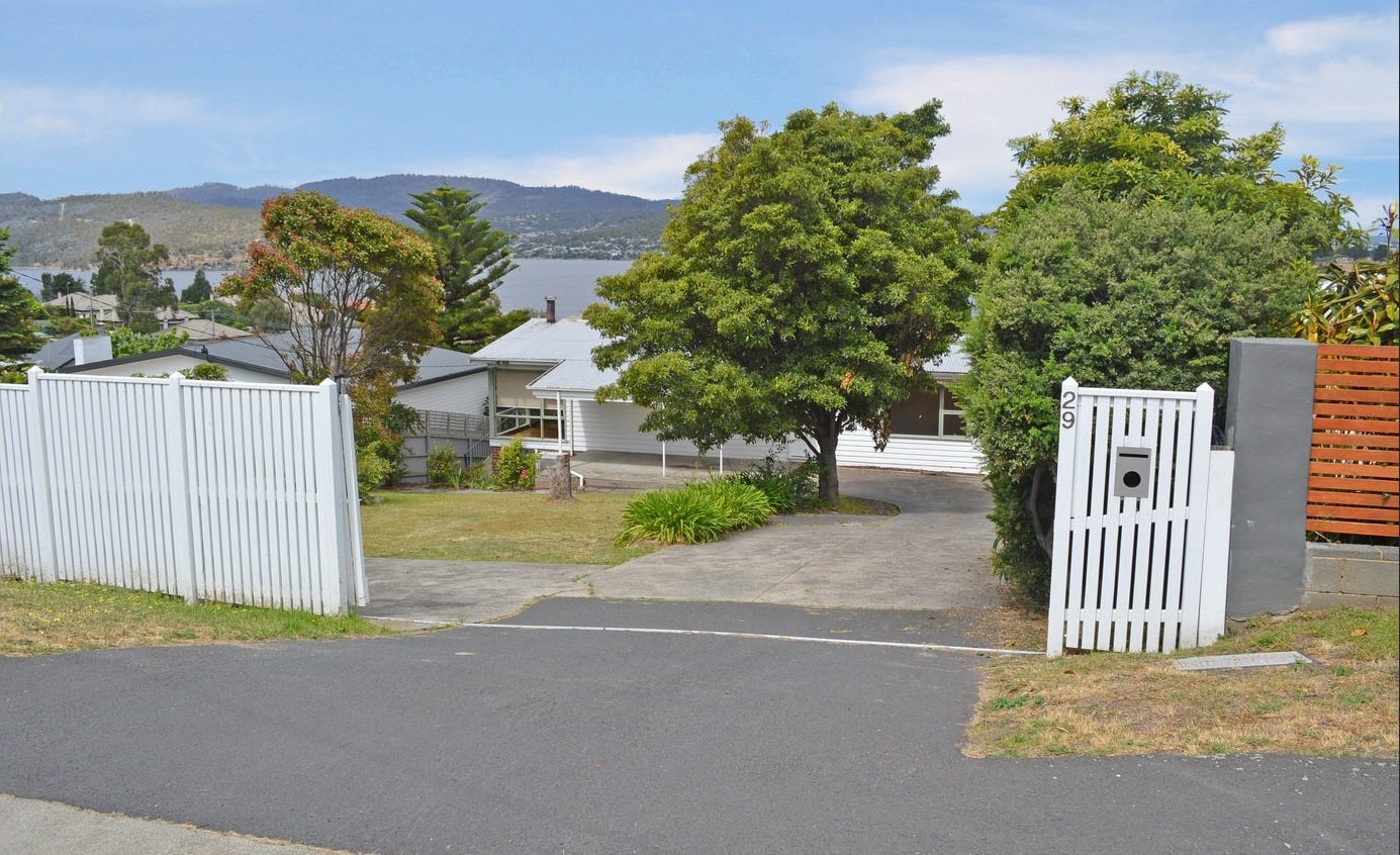 29 Chestnut Avenue LUTANA 1