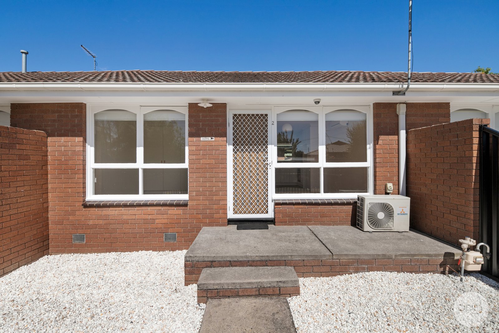 2/9 Christine Avenue ALFREDTON 1
