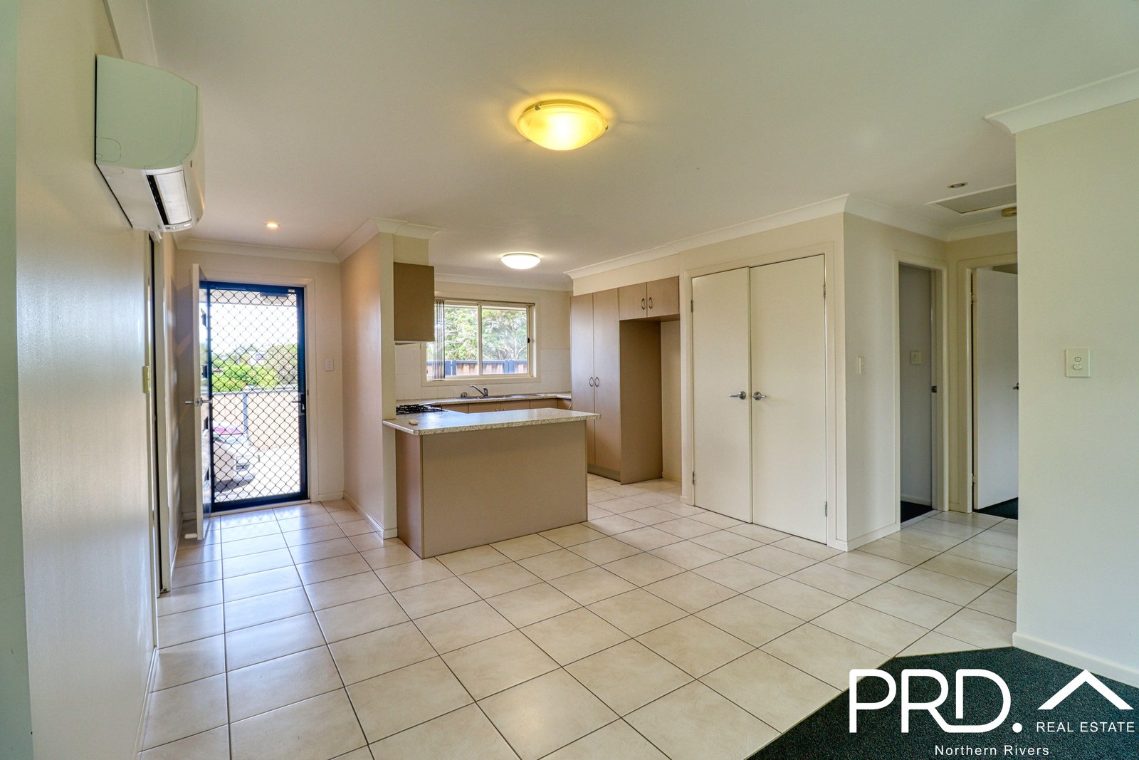 2/9 Cope Street CASINO 4