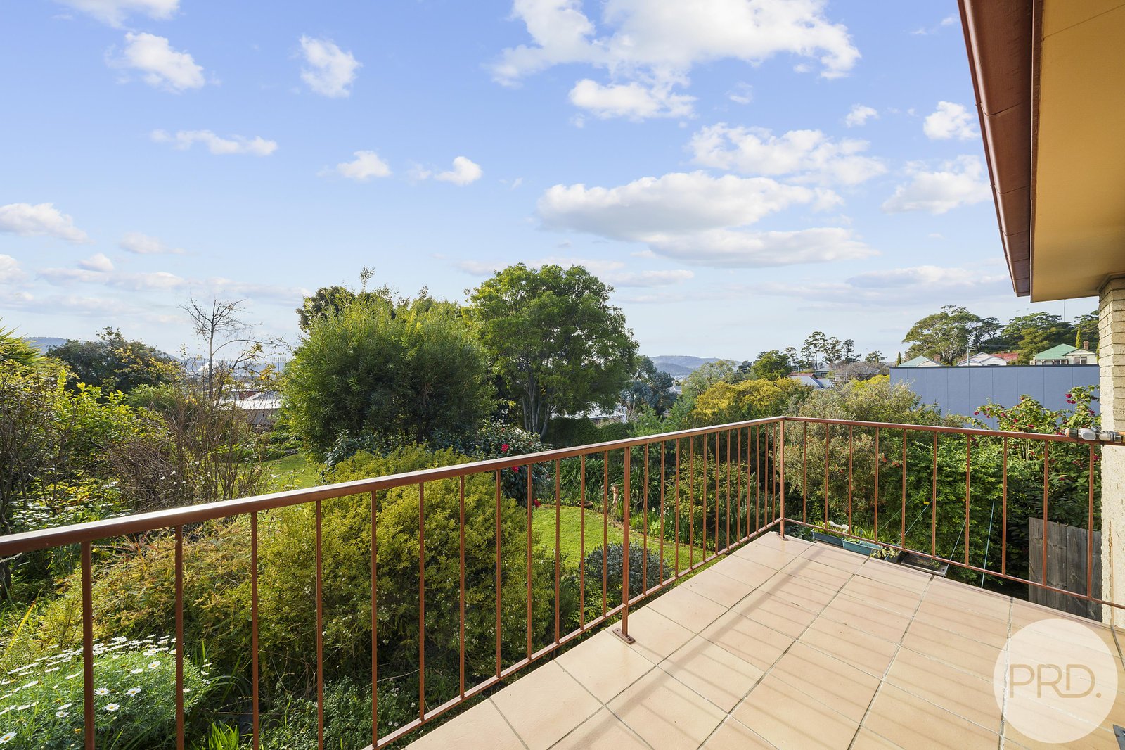2/9 Cressy Street NEW TOWN 15