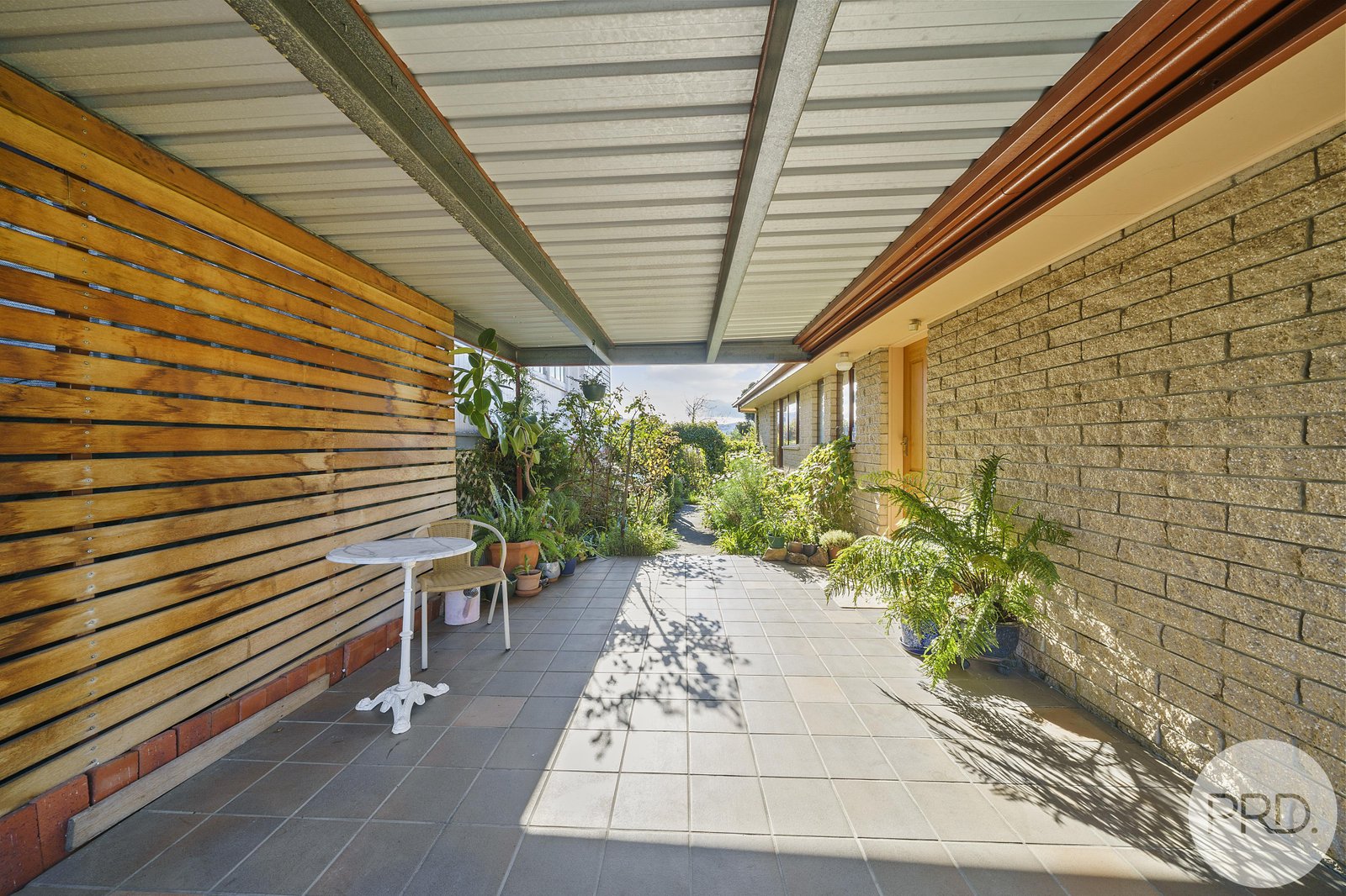 2/9 Cressy Street NEW TOWN 22