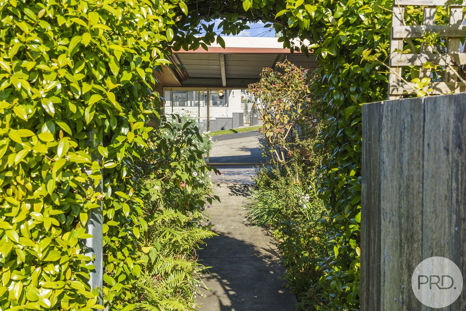 2/9 Cressy Street NEW TOWN 23