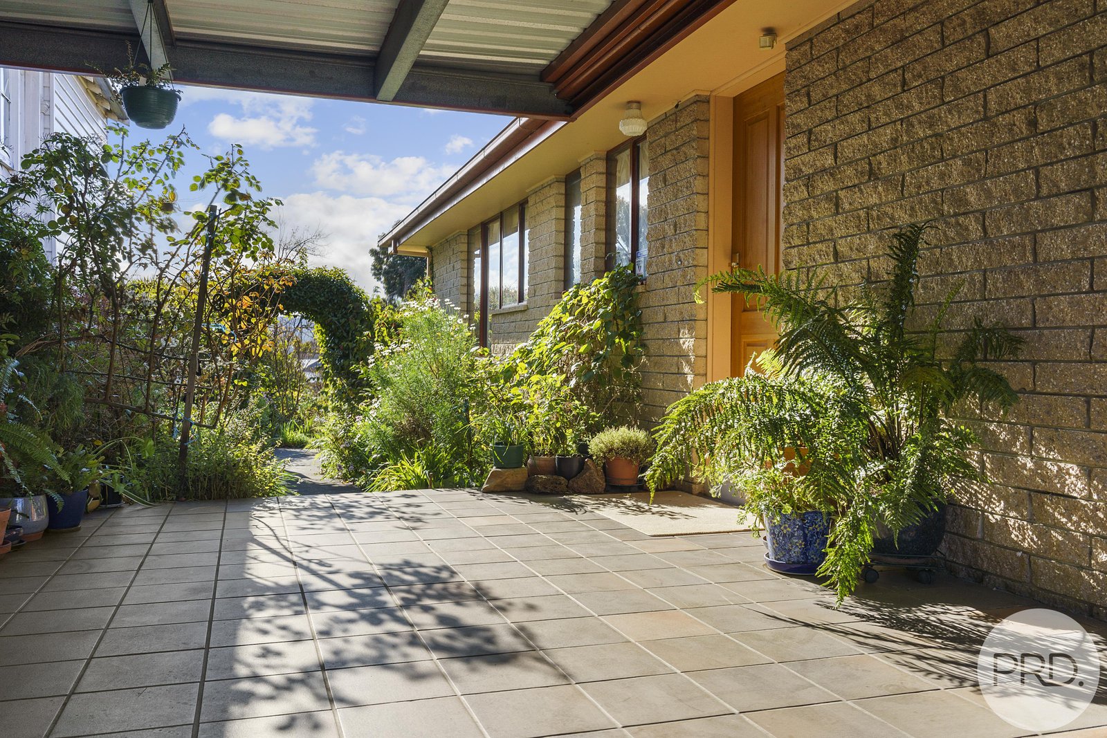 2/9 Cressy Street NEW TOWN 25