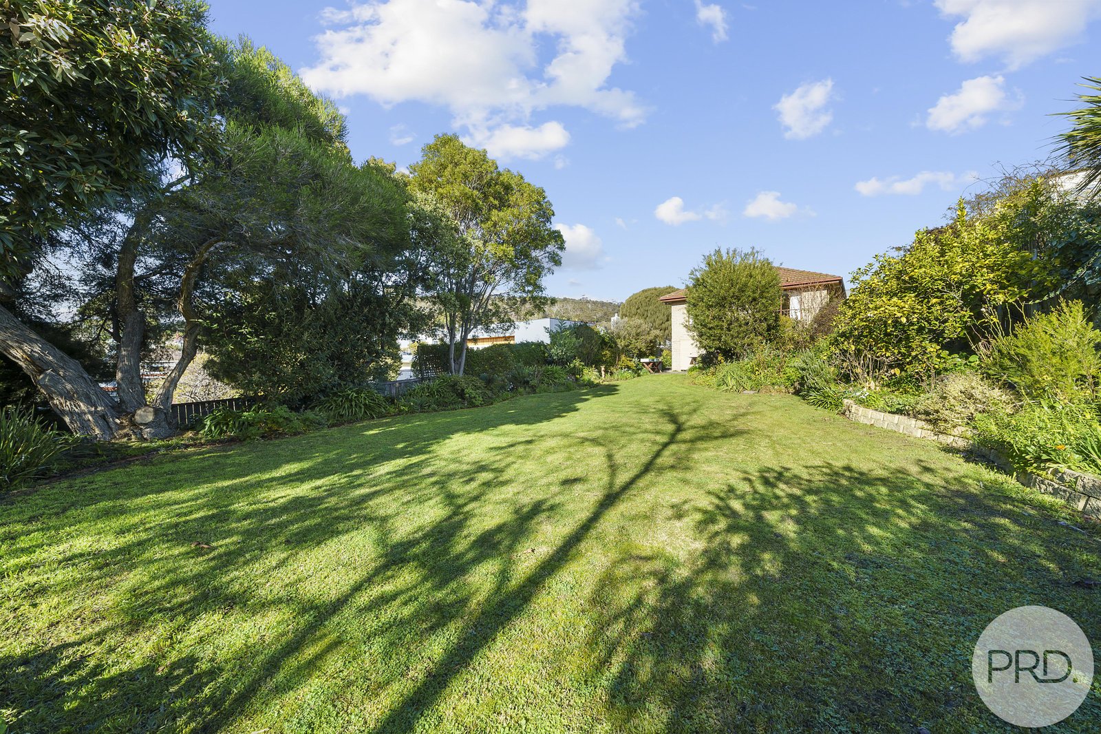 2/9 Cressy Street NEW TOWN 32