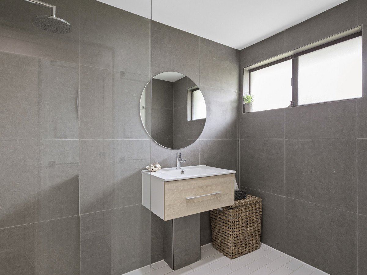 2/9 Crisp Court Miami 6