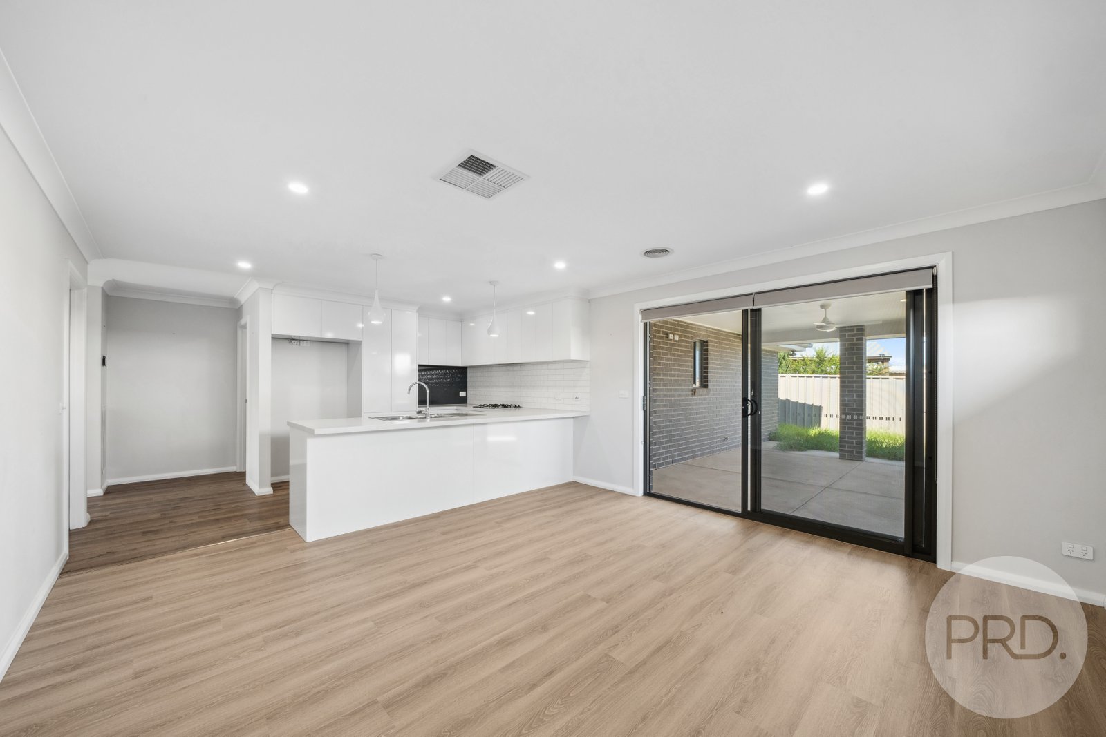 29 Darcy Drive BOOROOMA 2