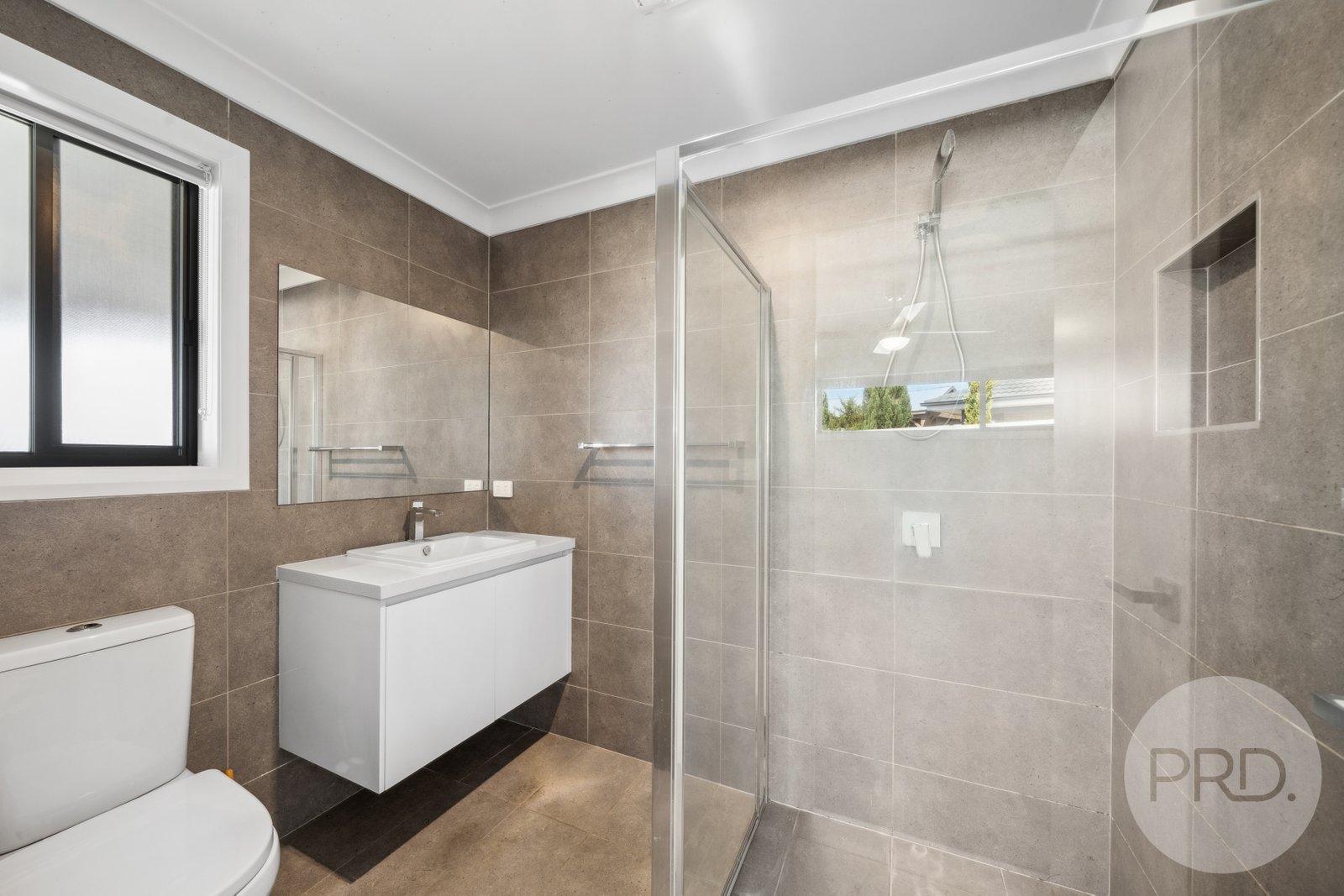 29 Darcy Drive BOOROOMA 9