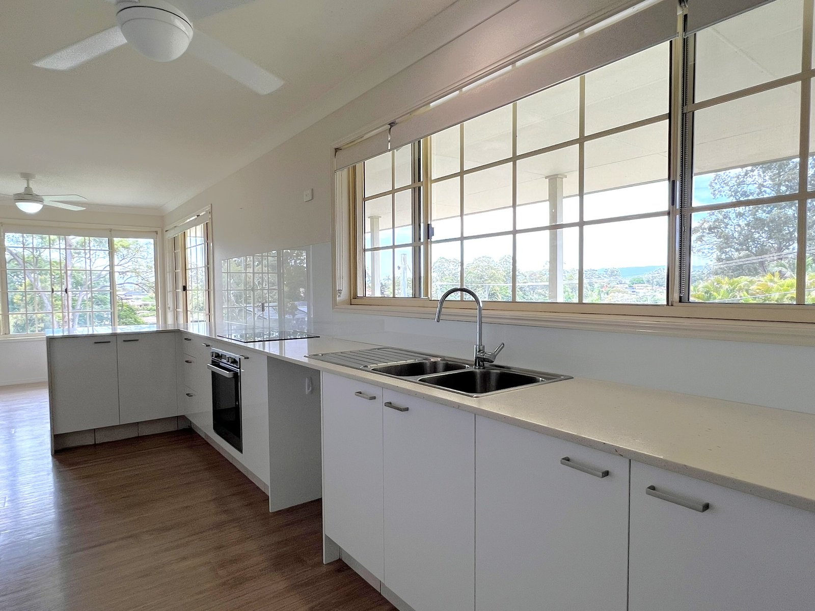 29 Darling Crescent MOLENDINAR 4