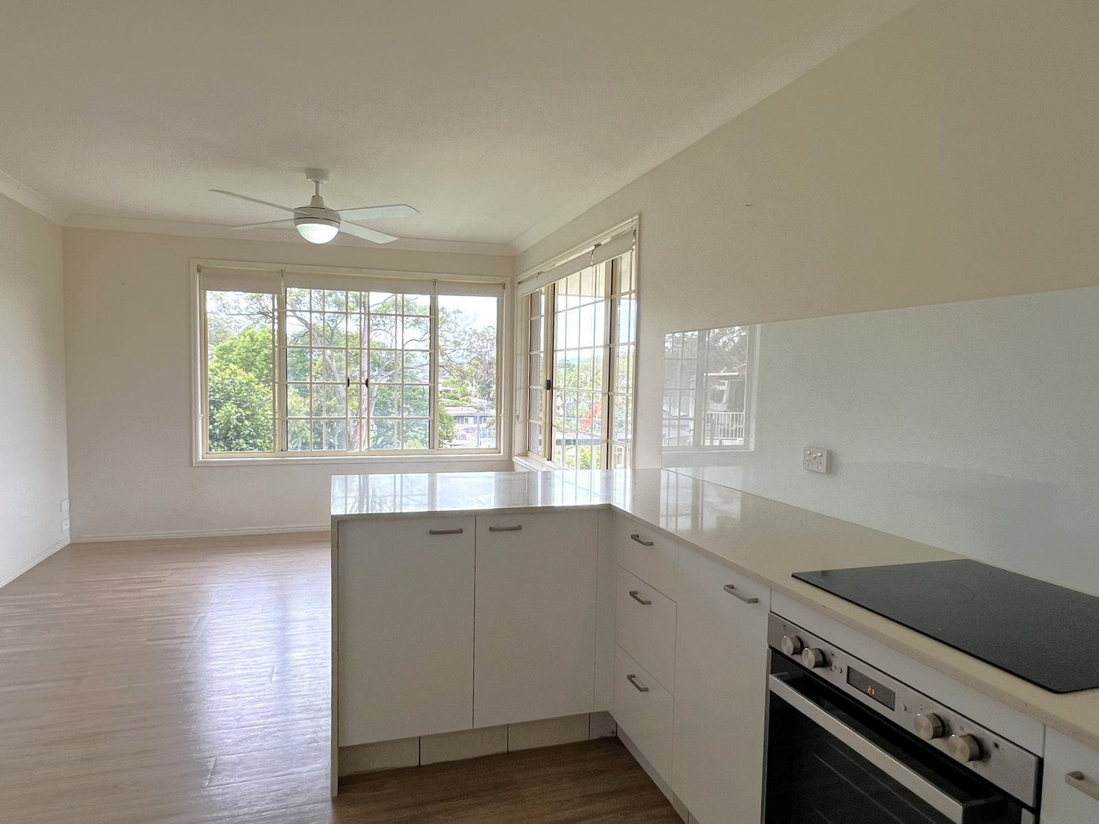 29 Darling Crescent MOLENDINAR 5