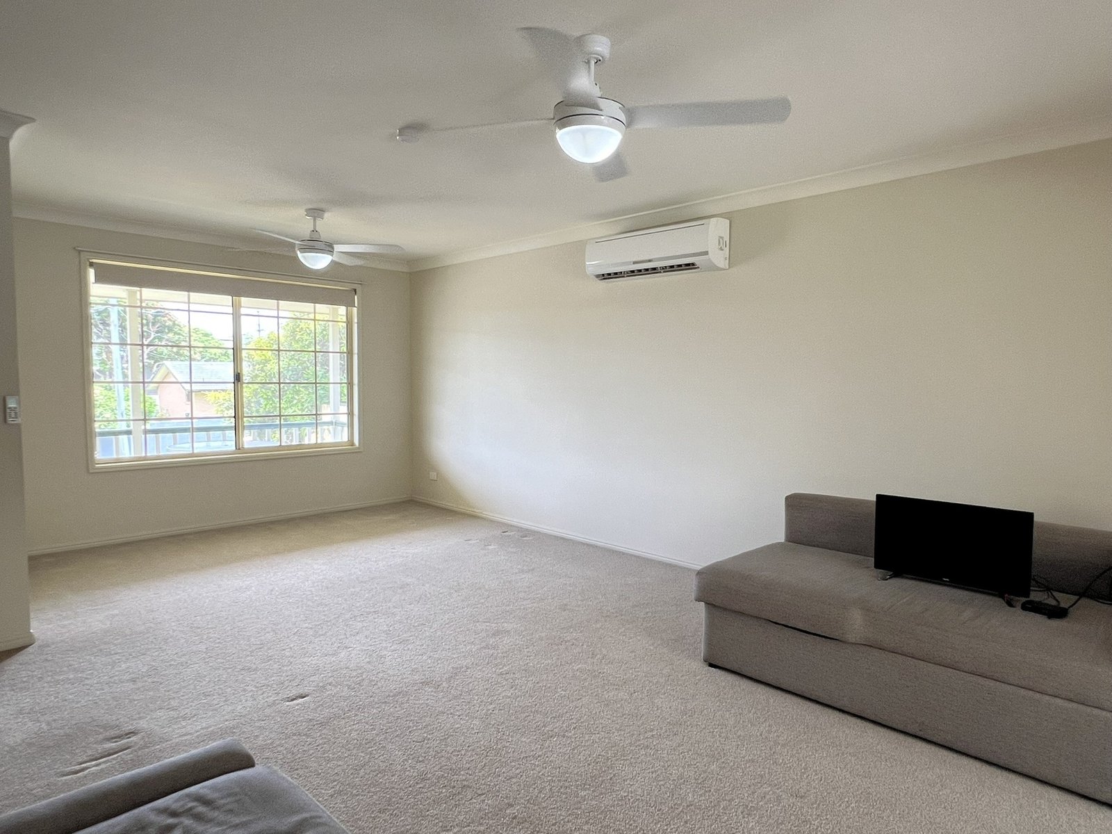 29 Darling Crescent MOLENDINAR 9
