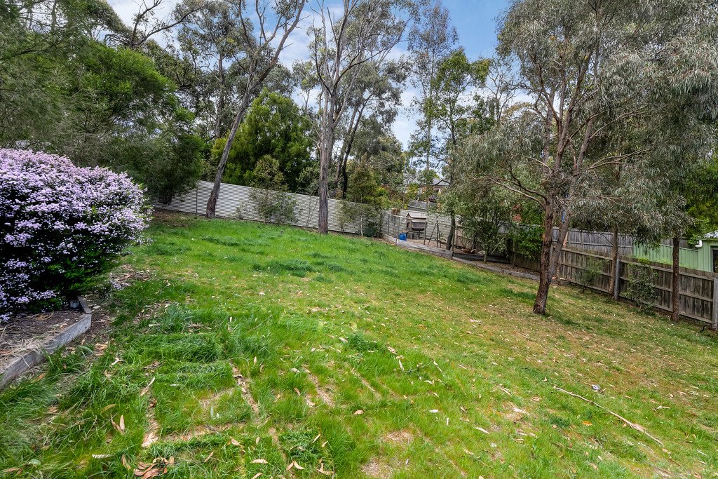 29 Darriwell Drive MOUNT HELEN 12