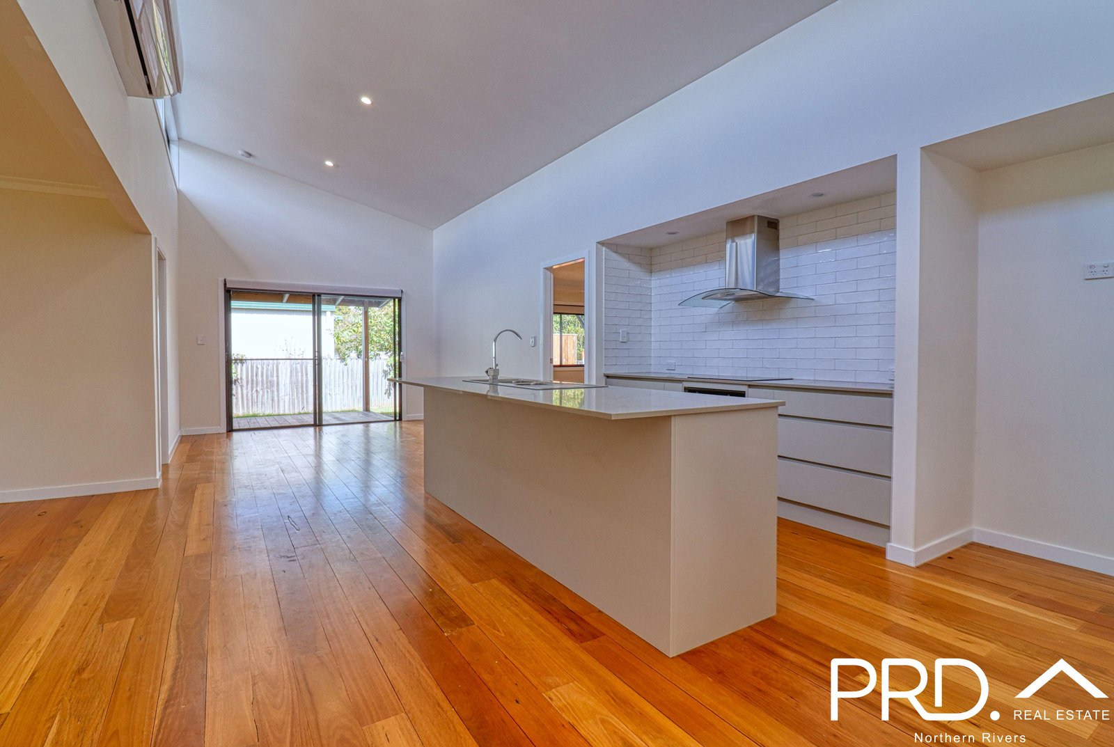 29 Dean Street CASINO 5