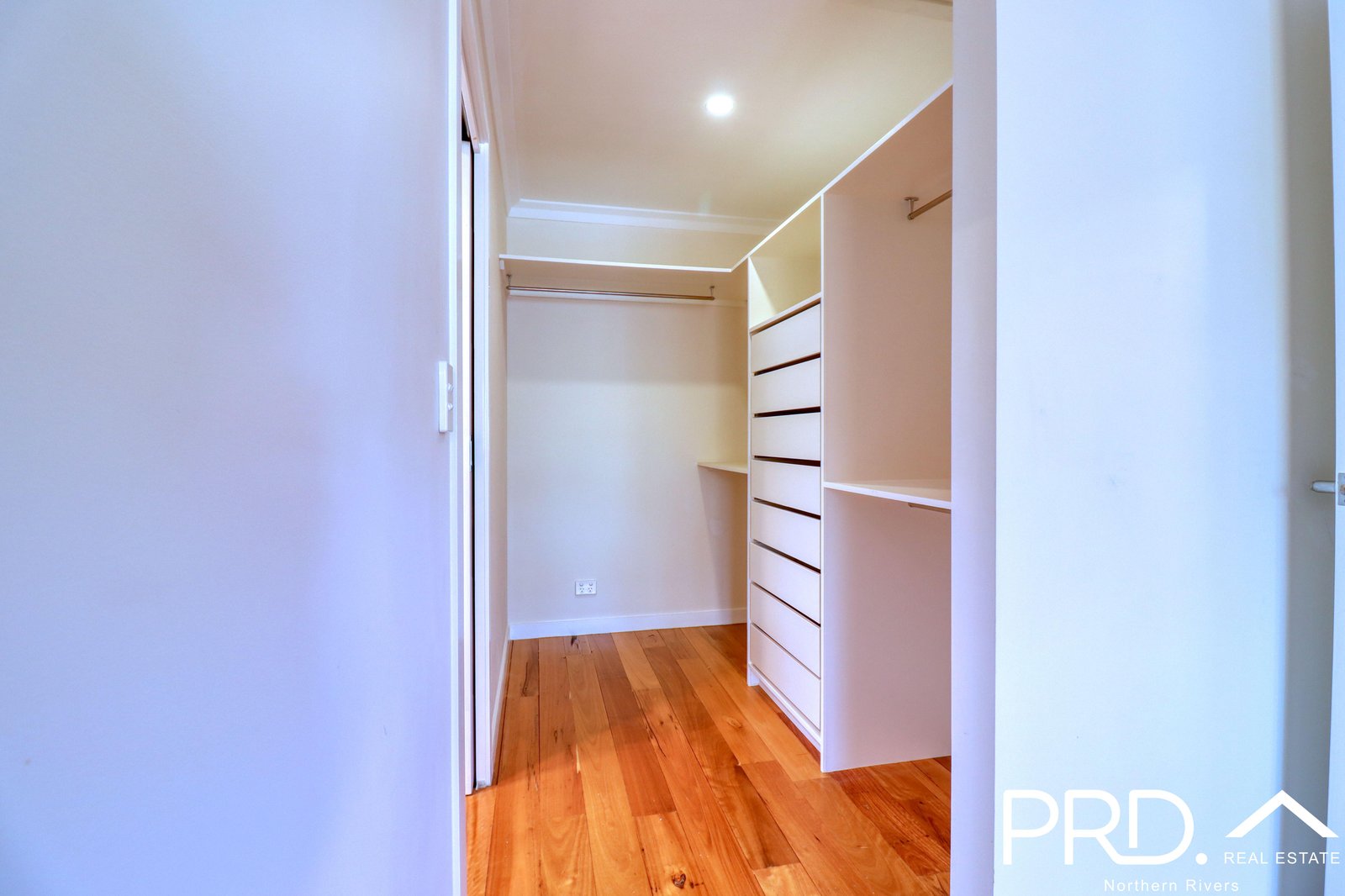 29 Dean Street CASINO 8