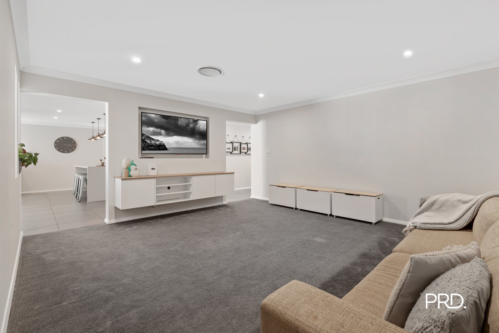 29 Deerubbin Drive GLENMORE PARK 9