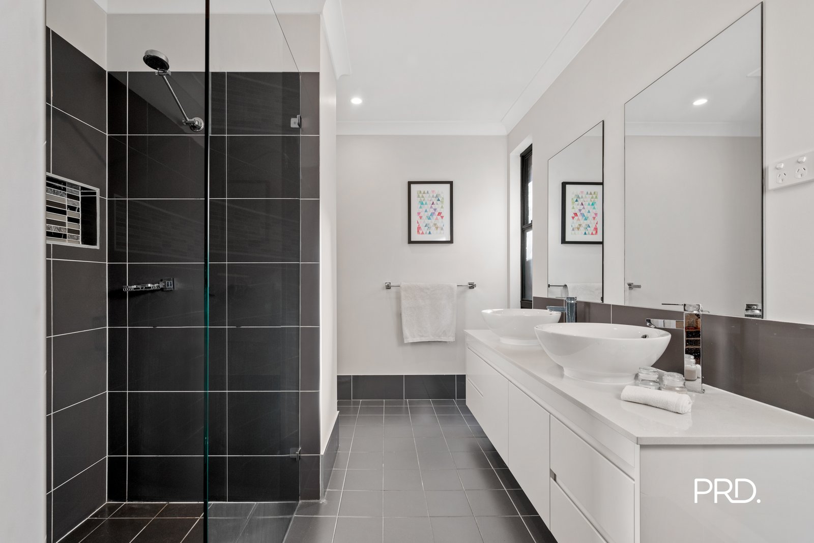 29 Deerubbin Drive GLENMORE PARK 11