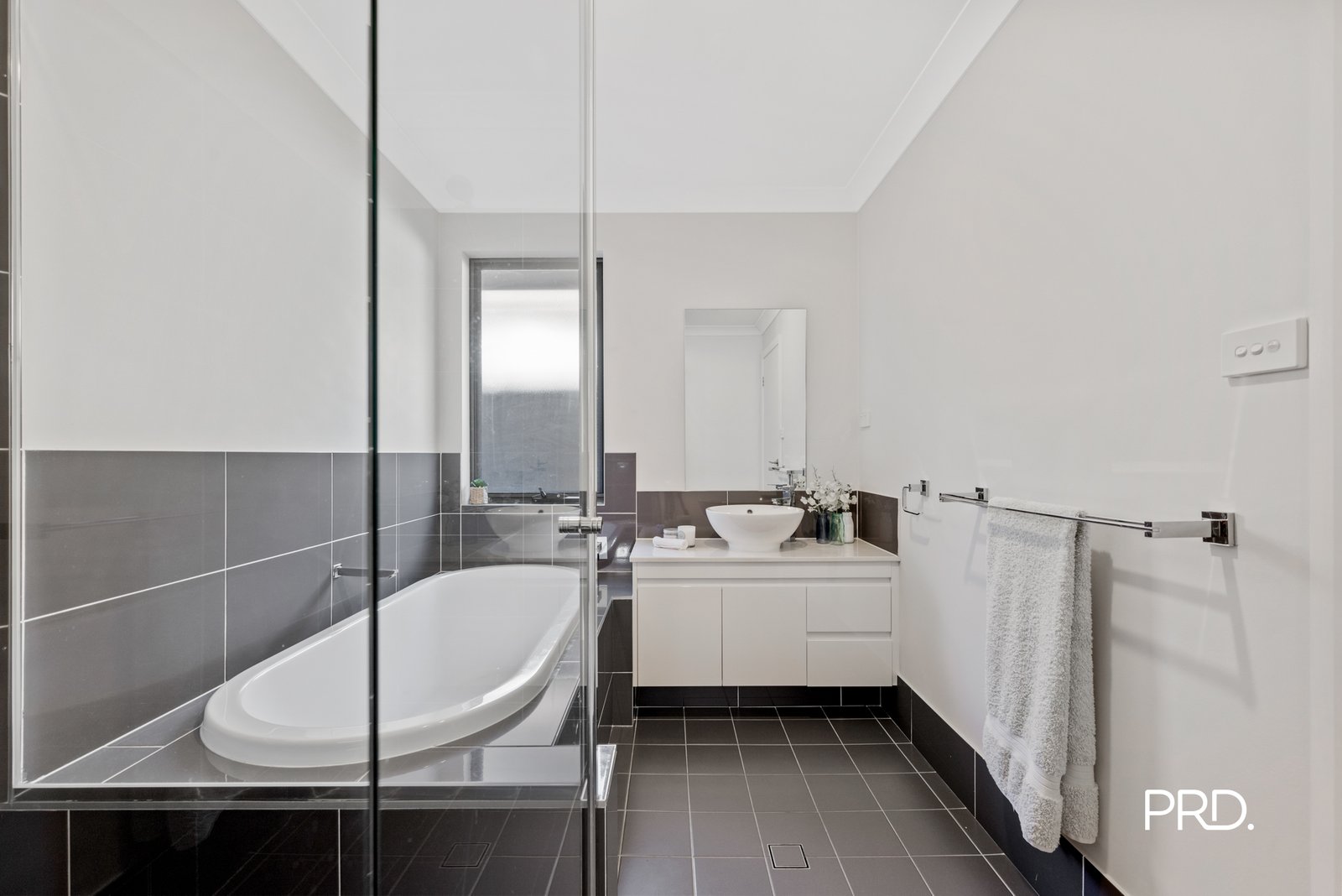 29 Deerubbin Drive GLENMORE PARK 13